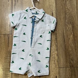 Baby Boden boys one piece alligator polo